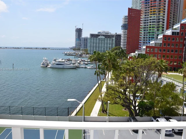 200 SE 15th Rd # 7A, Miami FL 33129