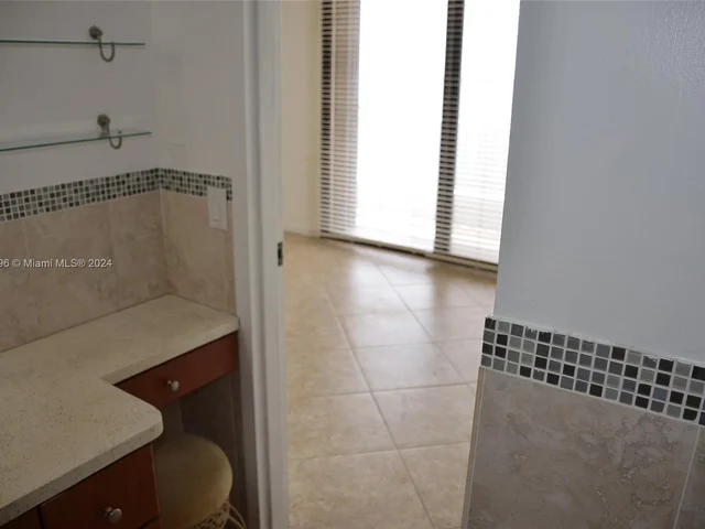 200 SE 15th Rd # 7A, Miami FL 33129