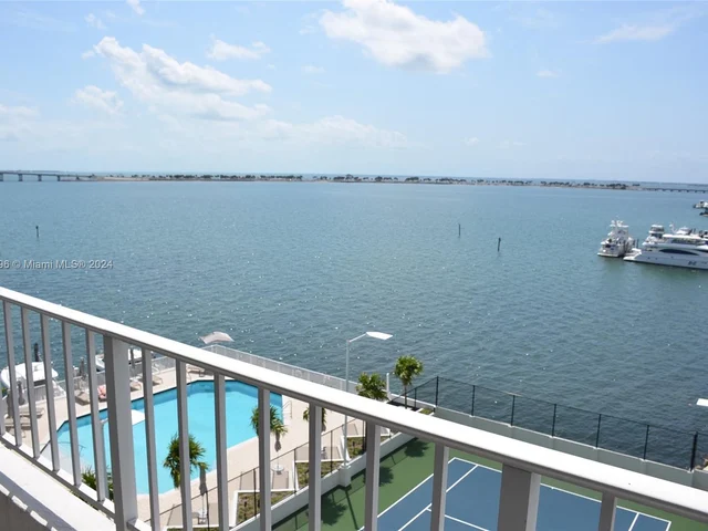 200 SE 15th Rd # 7A, Miami FL 33129