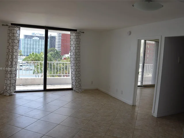 200 SE 15th Rd # 7A, Miami FL 33129