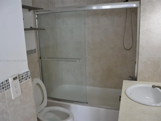 200 SE 15th Rd # 7A, Miami FL 33129