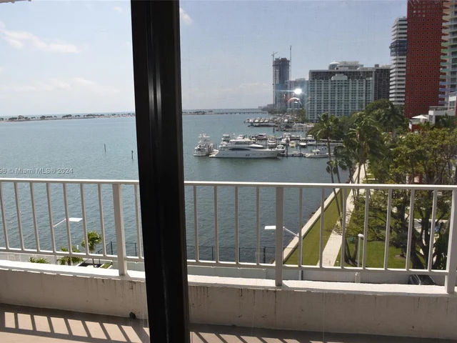 200 SE 15th Rd # 7A, Miami FL 33129