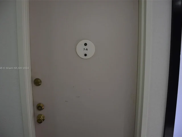 200 SE 15th Rd # 7A, Miami FL 33129