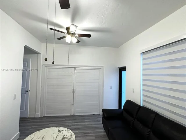 11323 SW 74th Ter, Miami FL 33173