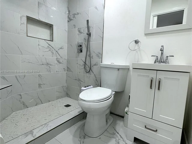 11323 SW 74th Ter, Miami FL 33173