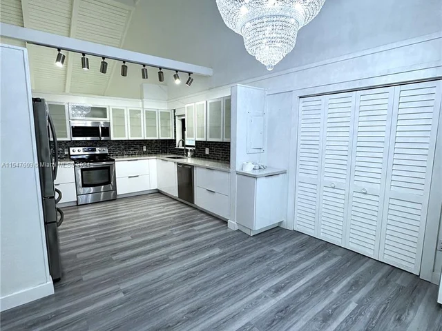 11323 SW 74th Ter, Miami FL 33173