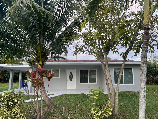 5801 Park Dr, Margate FL 33063