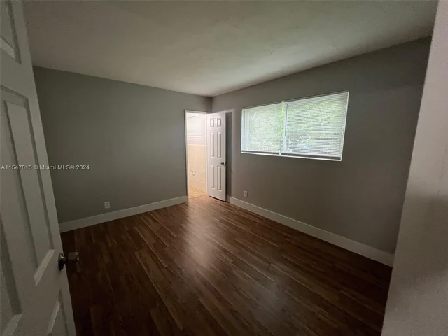 5801 Park Dr, Margate FL 33063