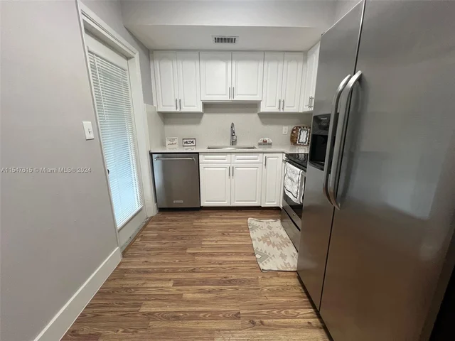 5801 Park Dr, Margate FL 33063