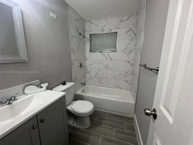 5801 Park Dr, Margate FL 33063