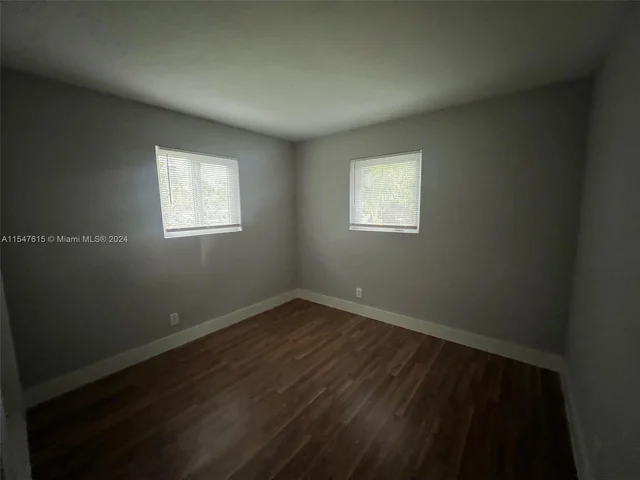 5801 Park Dr, Margate FL 33063