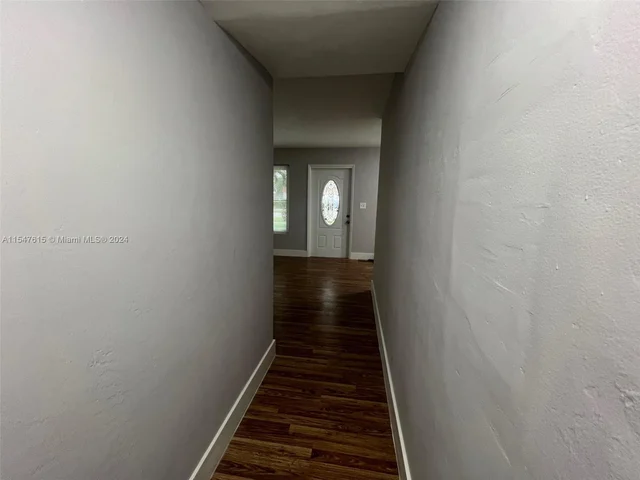 5801 Park Dr, Margate FL 33063