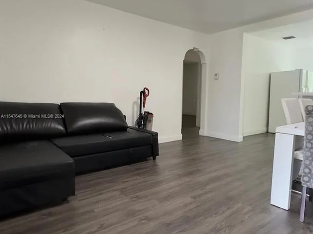 2426 Johnson St, Hollywood FL 33020