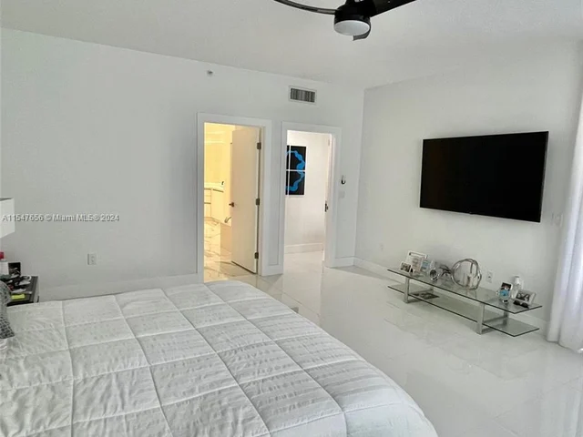 10730 NW 66th St # 108, Doral FL 33178