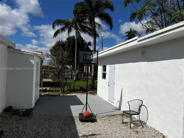 513 Franklin Rd, West Palm Beach FL 33405