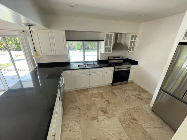 7361 SW 117 TER, Pinecrest FL 33156