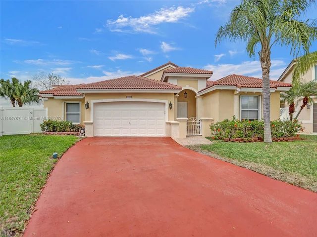 18492 NW 24th St, Pembroke Pines FL 33029