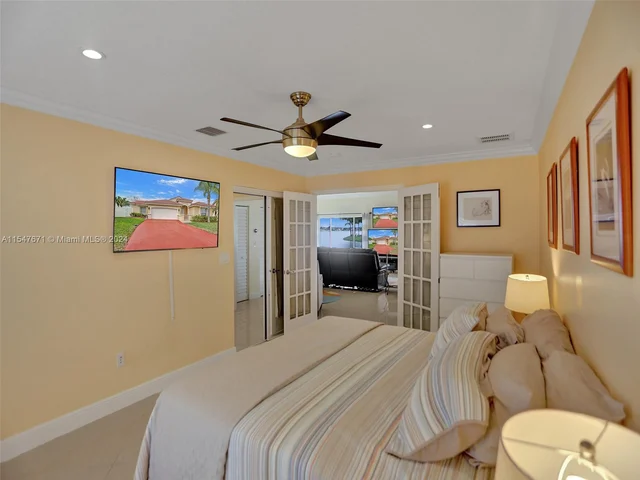 18492 NW 24th St, Pembroke Pines FL 33029