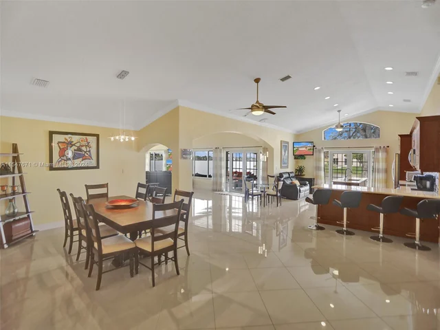 18492 NW 24th St, Pembroke Pines FL 33029