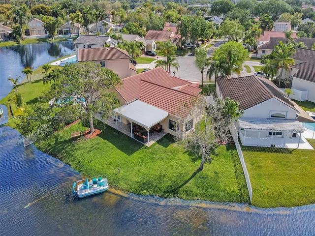 18492 NW 24th St, Pembroke Pines FL 33029