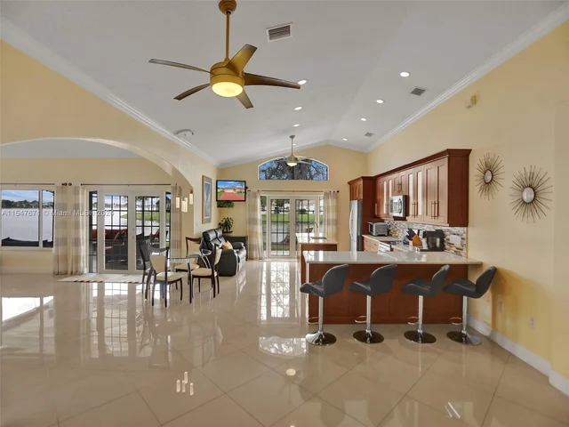 18492 NW 24th St, Pembroke Pines FL 33029