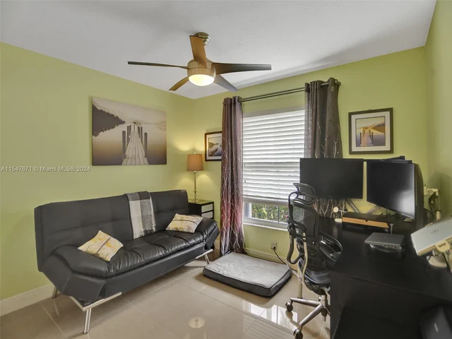 18492 NW 24th St, Pembroke Pines FL 33029