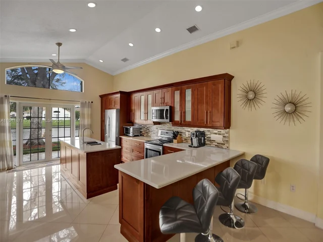 18492 NW 24th St, Pembroke Pines FL 33029