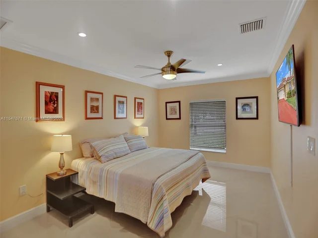 18492 NW 24th St, Pembroke Pines FL 33029