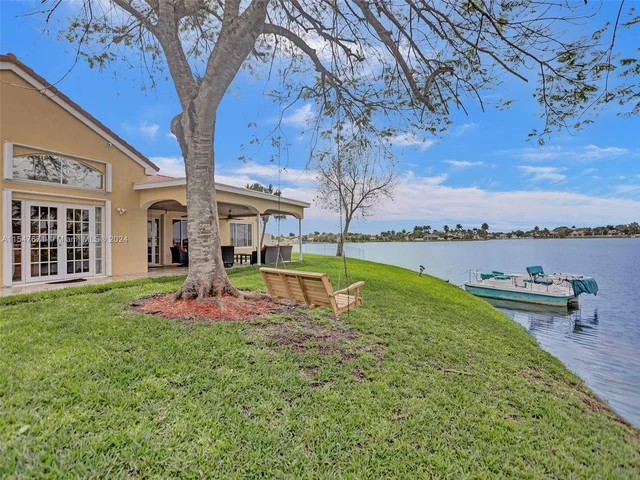 18492 NW 24th St, Pembroke Pines FL 33029