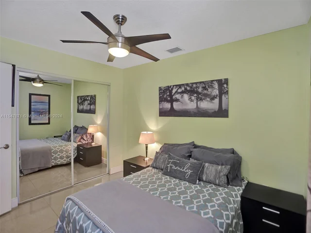 18492 NW 24th St, Pembroke Pines FL 33029