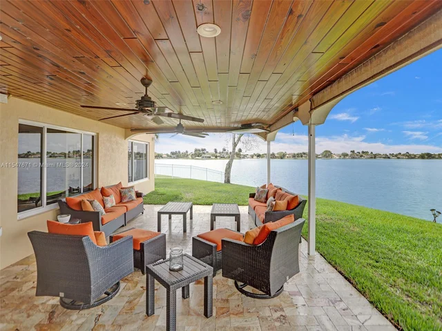 18492 NW 24th St, Pembroke Pines FL 33029