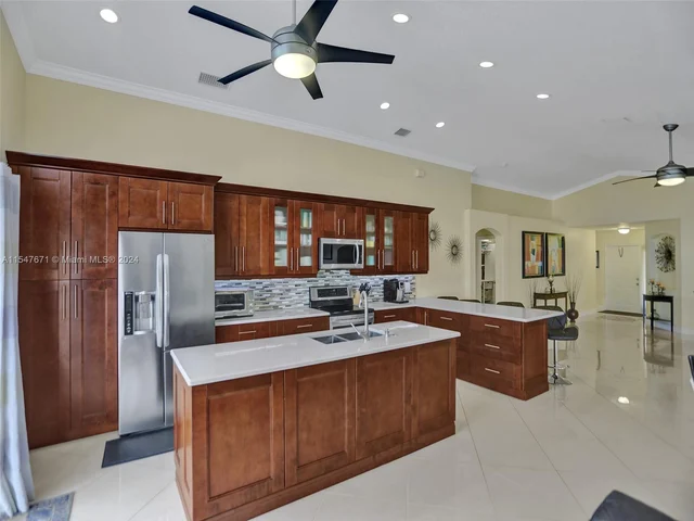 18492 NW 24th St, Pembroke Pines FL 33029