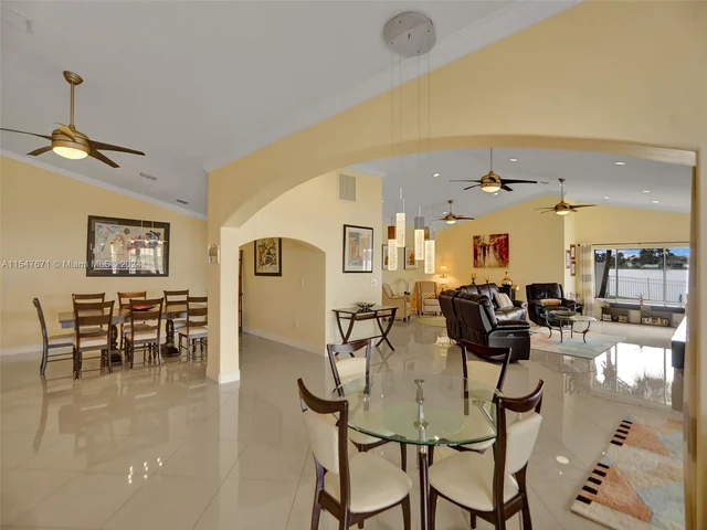 18492 NW 24th St, Pembroke Pines FL 33029