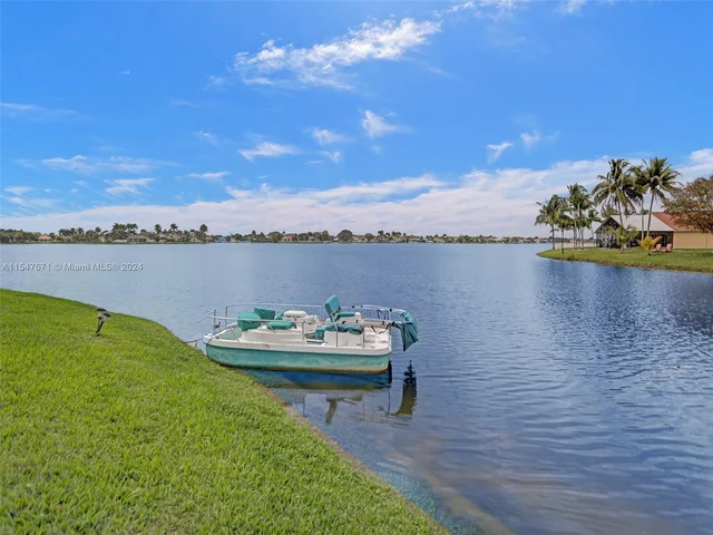 18492 NW 24th St, Pembroke Pines FL 33029