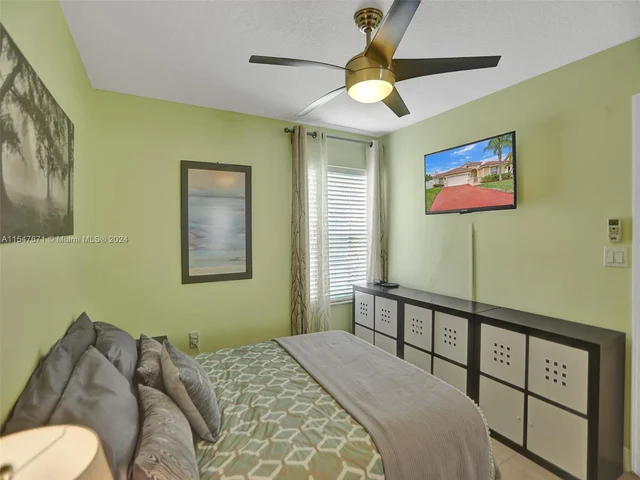 18492 NW 24th St, Pembroke Pines FL 33029