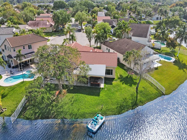 18492 NW 24th St, Pembroke Pines FL 33029