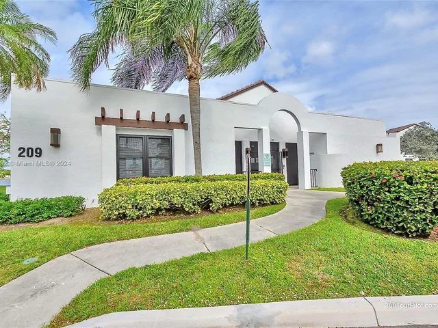 216 Lake Pointe Dr # 224, Oakland Park FL 33309