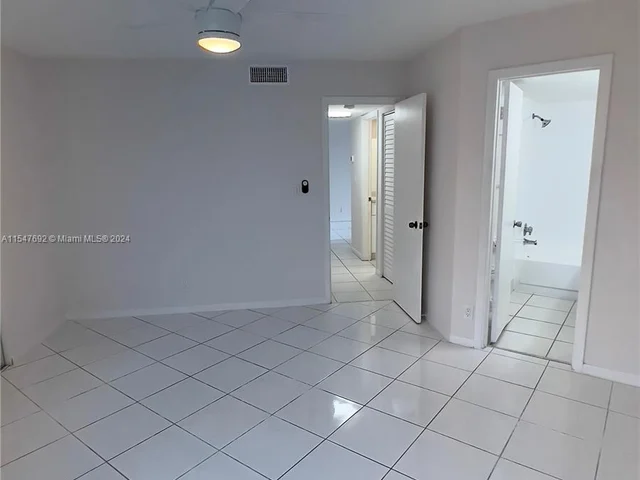 216 Lake Pointe Dr # 224, Oakland Park FL 33309