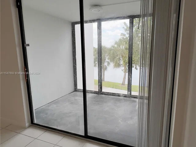 216 Lake Pointe Dr # 224, Oakland Park FL 33309