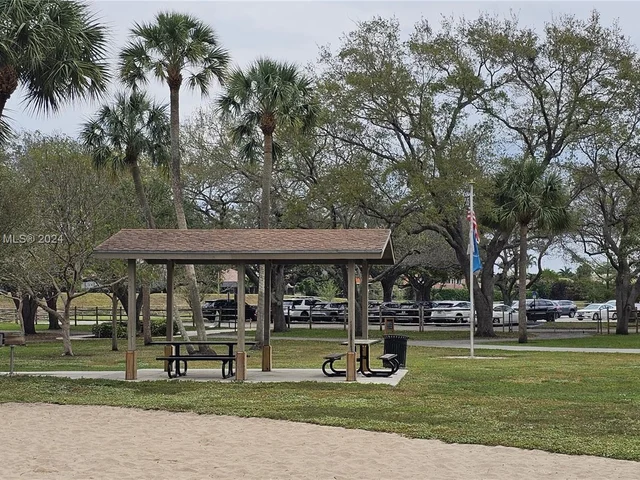 3851 NW 7th Pl, Deerfield Beach FL 33442