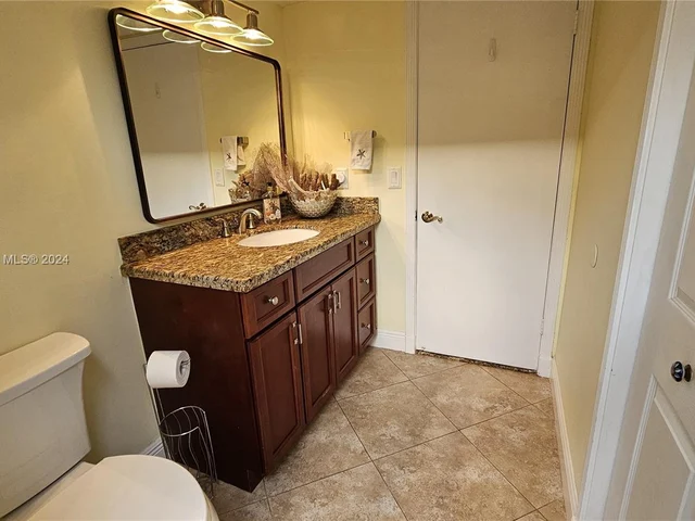 3851 NW 7th Pl, Deerfield Beach FL 33442