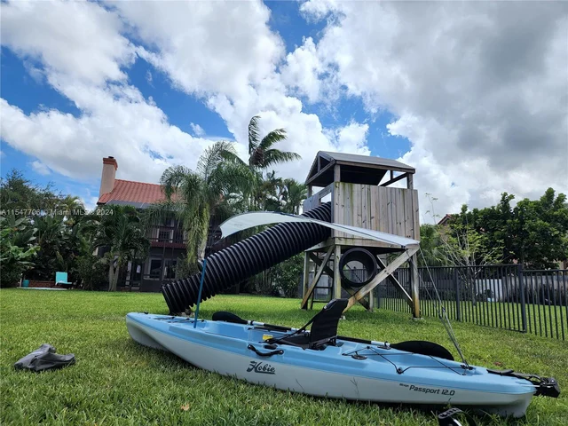 3851 NW 7th Pl, Deerfield Beach FL 33442