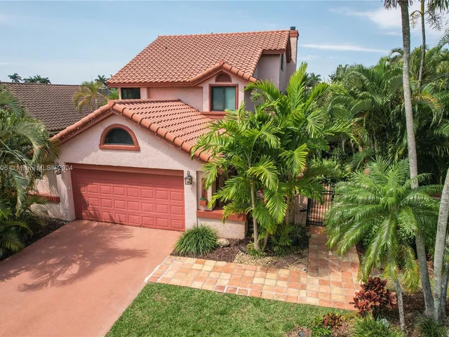 3851 NW 7th Pl, Deerfield Beach FL 33442