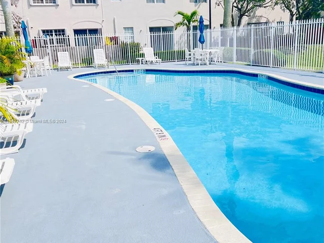 445 NE 21st Ave # 445, Homestead FL 33033