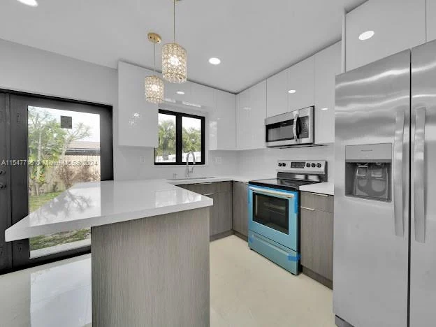 3051 NW 102nd St # F, Miami FL 33147