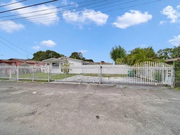 3051 NW 102nd St # F, Miami FL 33147