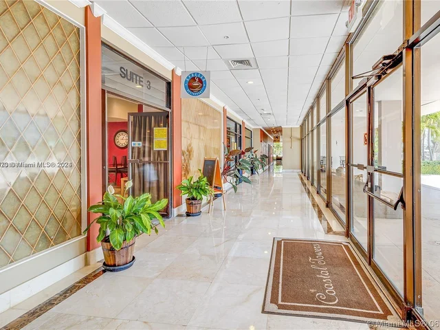 400 Kings Point Dr, Sunny Isles Beach FL 33160