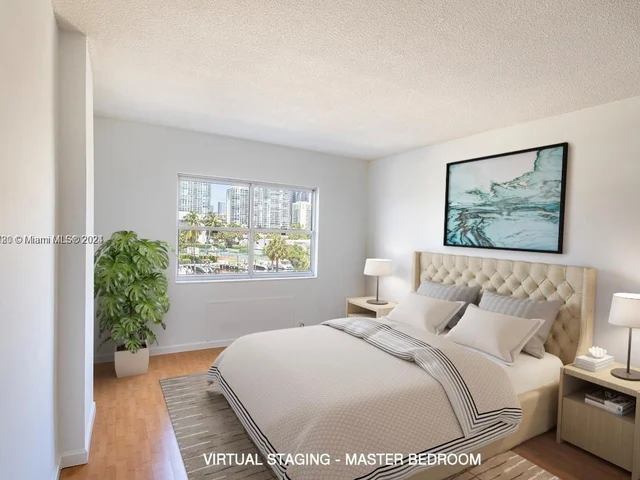 400 Kings Point Dr, Sunny Isles Beach FL 33160