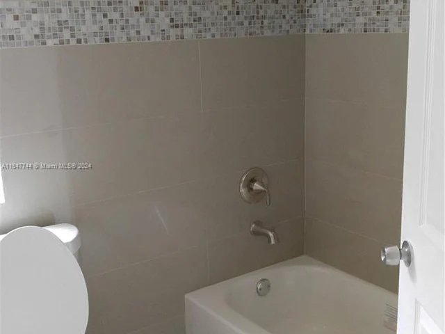 1730 NW 51st St, Miami FL 33142