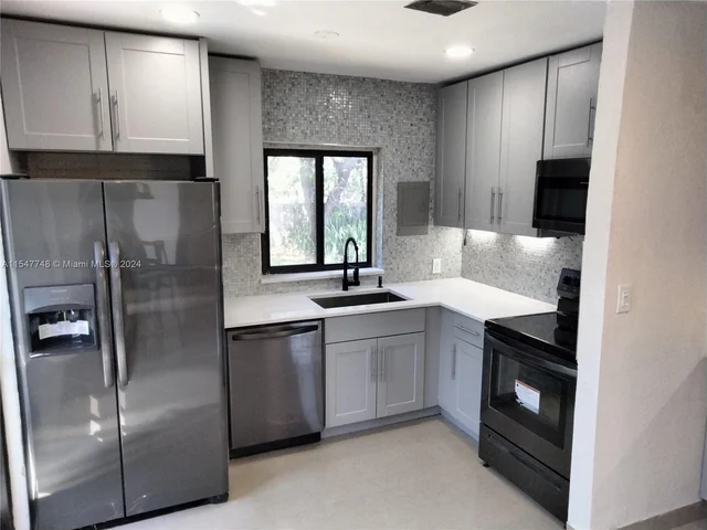 251 NW 45 ST, Miami FL 33127